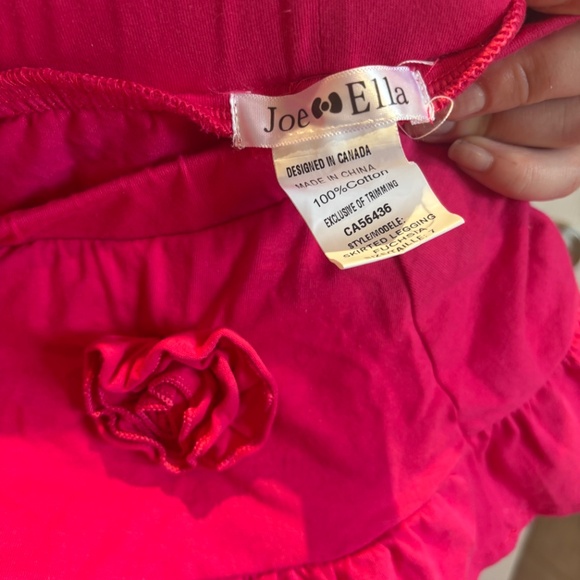 Hot pink leggings with attached skirt and flower Girls 7 - Picture 2 of 3